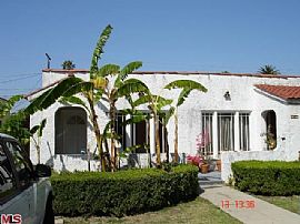 2bd / 1 Full, 1 Partial Ba House in Melrose in Los Angeles, CA (Photo 5 of 5)