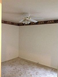 Brick 3 Bedroom, 3 Bath House Has New Windows in Detroit, MI (Photo 6 of 7)