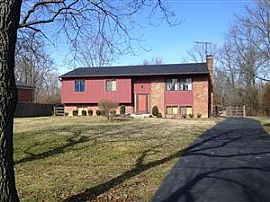 Single Family 3bed 2bed Comfortable Home in Cincinnati, OH