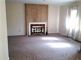 Single Family 3bed 2bed Comfortable Home in Cincinnati, OH (Photo 2 of 9)