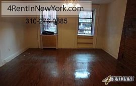 Williamsburg with a Private Garden. Parking Availa