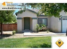 Lovely Single Story Home with a Large Yard!