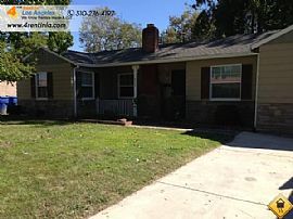 1150 / 2br - Charming 2 Bed/1 Bath Home.