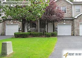 Townhouse For Rent in Parsippany FOR 2600.