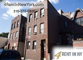2 Bedrooms Apartment in Woodside. Parking Availabl