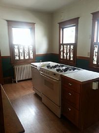 Beautiful Kitchen/dining Room! 3bdrm/1bath House For Rent