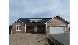 Great House 4 Bedroom and 3 Bath House Gearhart, Or