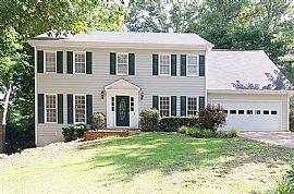 Large 4bedroom and 2.5 Bath in Colonial-Revival Home in Lawrenc