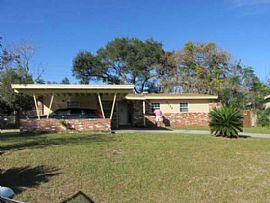 Enjoy The Orlando Lifestyle 4 Bedroom, 2 Bath Home in The City