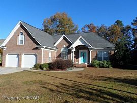 1123 Masterpiece Dr, Hope Mills, NC 28348