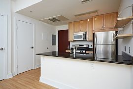 Lovely Condo in  The Heart of Chinatown For Rent