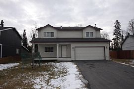 4 Bedroom South Anchorage Home with a Huge Back