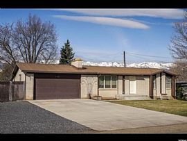 Beautifully Updated Home in The Scenic Morgan Valley