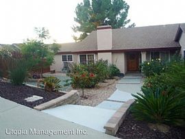 902 Candlelite Dr, San Marcos, CA 92069