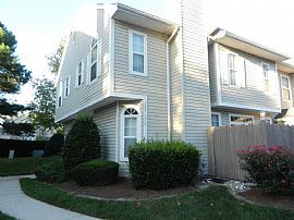 2 Bedrooms in Greenbriear Are of Chesapeake