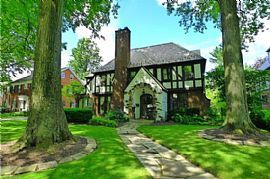 2940 Kingsley Rd, Shaker Heights, OH 44122