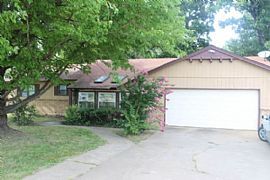 4301 W Olive St, Rogers, AR 72756