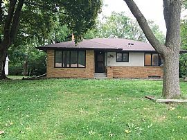 Spacious 3 Bed/2 Bath Single Family Home-Maplewood