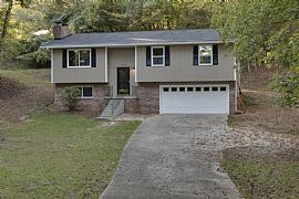 3br 2.5ba Home Convenient to Downtown and Alcoa. 