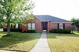  Great Corner Lot Home in South Bossier Just Minutes From Bafb.