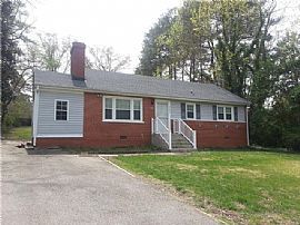 This 3 Bed/1.5 Bath Henrico Rancher