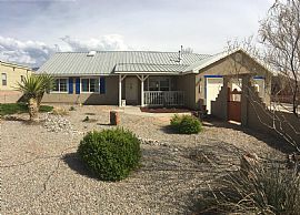 Adorable Wallen Home with Hd Views of The Sandia Mountains.