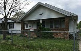 918 N Kealing Ave, Indianapolis, in 46201 1 Bed · 1 BatH · 575 