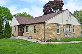 House For Rent in 3950 Scott Ave N, Minneapolis, MN 55422