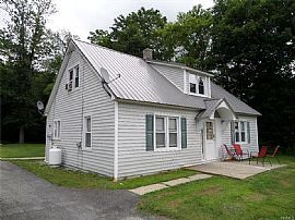 264 Ulsterville Rd, Pine Bush, Ny 12566 2 Beds 1 Bath 1,000 Sqf
