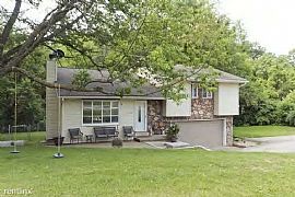 3190 Christmas Tree Rd, Decatur, IL 62521