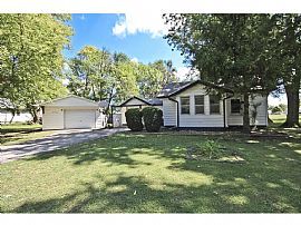 Cute Home Located on Spacious Lot in The Warrensburg-Latham Sch