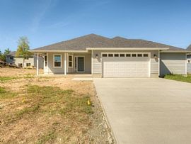 684 10th St, Gearhart, Or 97138 4 Beds 2 Baths 1,900 Sqft