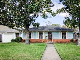 5104 Mimosa Dr, Bellaire, TX 77401