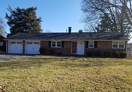30 Narwood Dr, Louisville, KY 40299