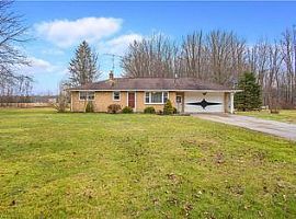 4947 Marlane Dr, Southington, OH 44470