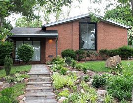 Modern, 3 Bedroom, 3 Bath House in Chevy Chase