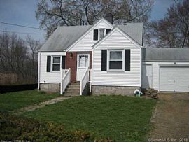 44 Avery Ln, Waterford, CT 06385