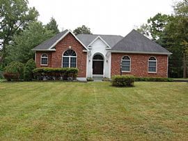 Beautiful Ranch Home Located in The Heart of Old Loudonville.