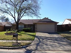 2503 Chinaberry Dr, Bedford, TX 76021
