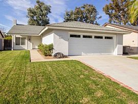 21125 Larchmont Dr, Lake Forest, CA 92630