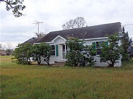 Gentle Single Family Residence Located in Seabrook, TX 77586.