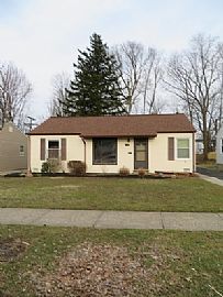 1127 Orchard Heights Dr Mayfield Heights, OH 44124
