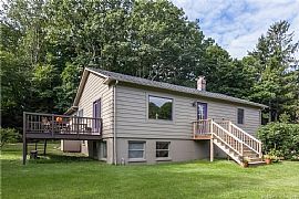 54 Jacobs Ln Guilford, CT 06437
