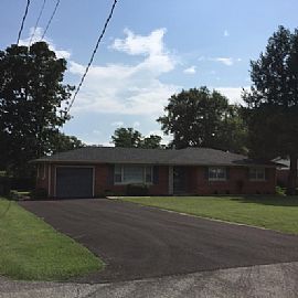 443 Bellevue Ave, Bowling Green, Ky 42101 The Rent IS $500