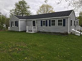 3 Bedroom, 2 Bathroom Ranch Style Home Located in Stratham Nh. 