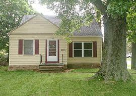 2055 Lakeview Ave, Rocky River, OH 44116