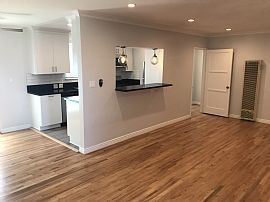 Remodeled Large Modern in Prime Santa Monica with Large Patio!!