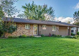 1052 Ramsdell Dr, Apple Valley, MN 55124
