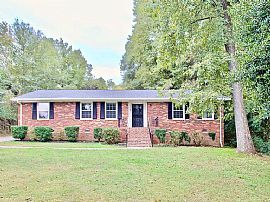 10 Northway Dr, Taylors, SC 29687