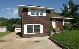 2604 S Summit Ave, Sioux Falls, SD 57105